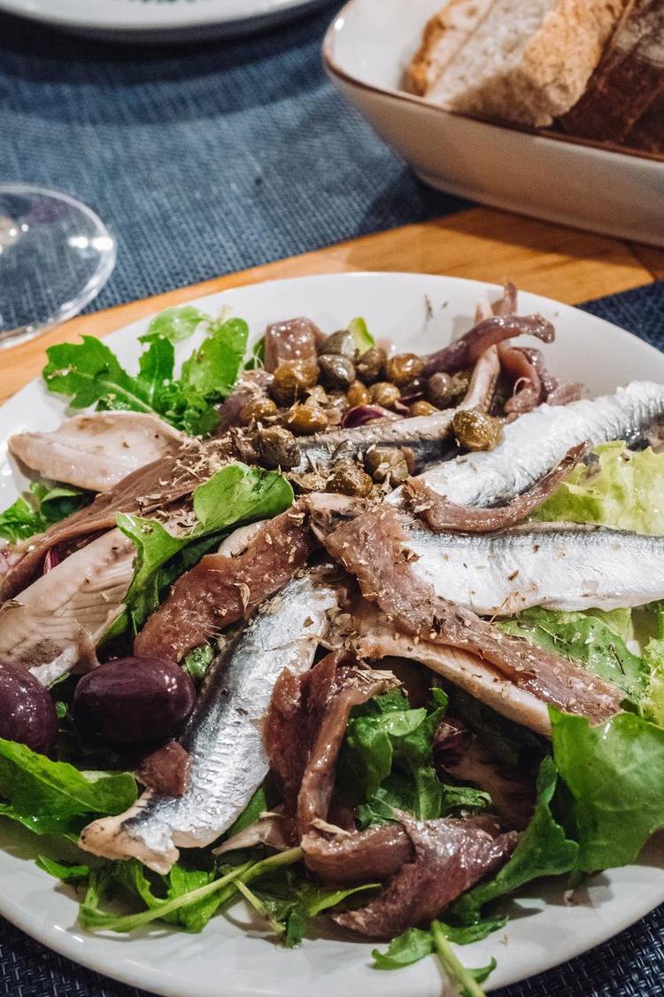 Anchovy Salad with Olives