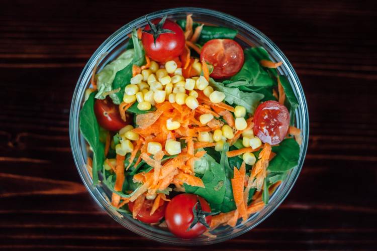 Corn and Tomato Salad with Carrots and Spinach Recipe