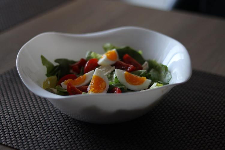 Soft Boiled Egg Breakfast Salad with Tomatoes Recipe