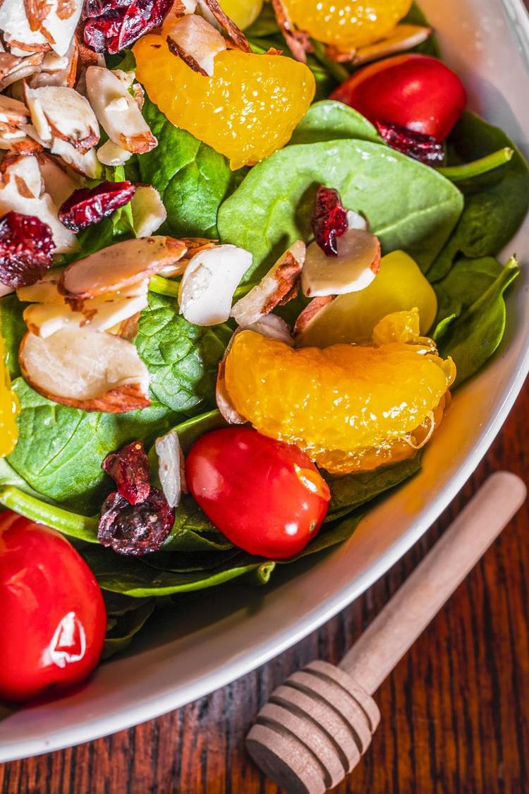 Honey Almond Salad with Mandarins, Tomatoes and Spinach