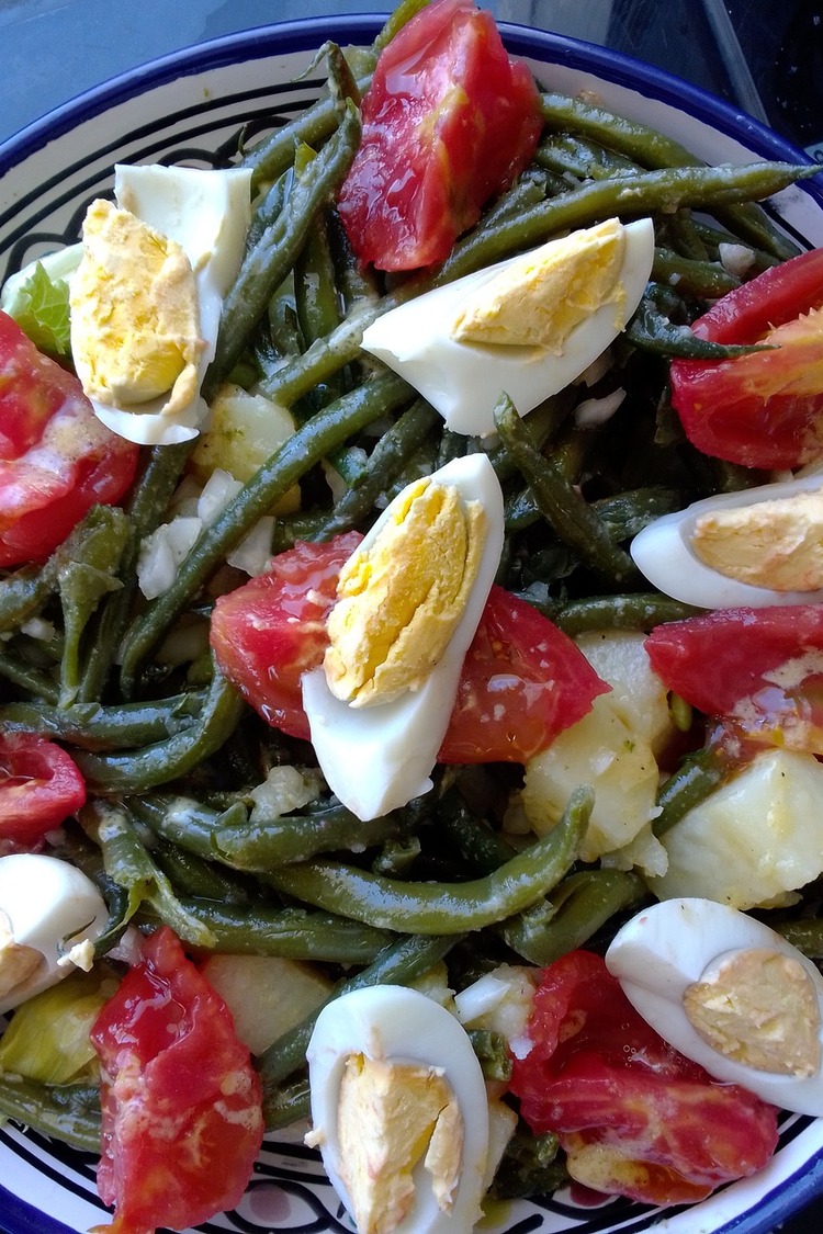 Nicoise Salad with Tuna, Green Beans, Hard Boiled Eggs and Tomatoes