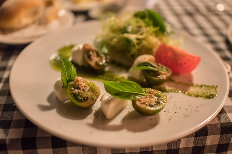 Green Tomatoes Caprese Salad with Mozzarella Cheese - Salad Recipe