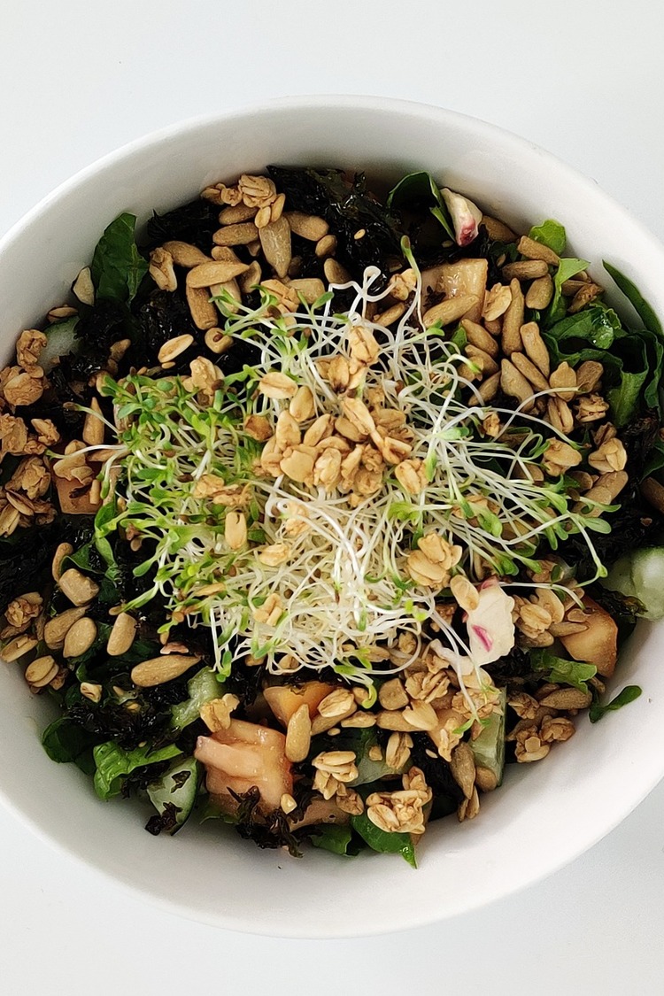 Salad Recipe - Nori Seaweed Salad with Alfalfa and Peanuts